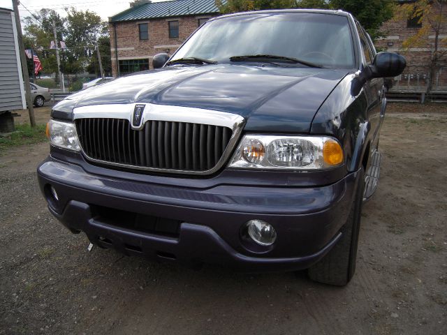 Lincoln Navigator 2001 photo 1