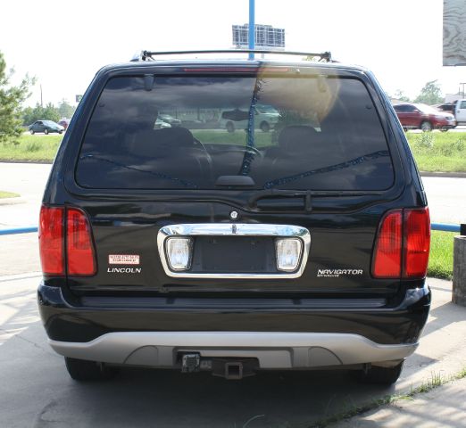 Lincoln Navigator 2001 photo 3