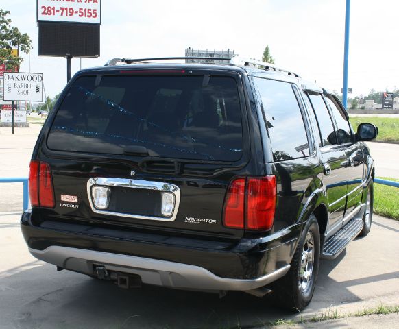 Lincoln Navigator 2001 photo 4