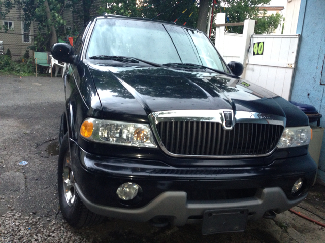 Lincoln Navigator 2001 photo 1