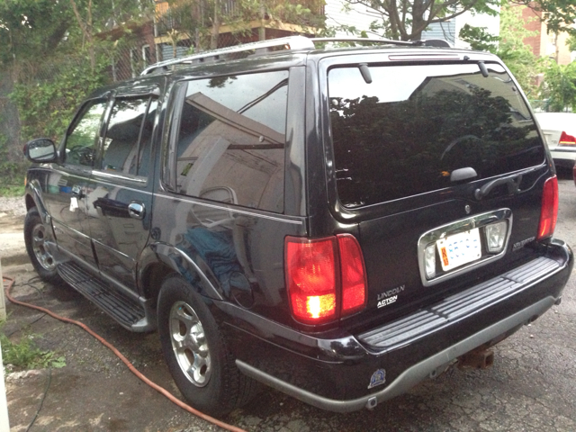 Lincoln Navigator 2001 photo 3