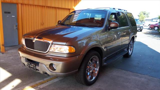 Lincoln Navigator 2002 photo 3