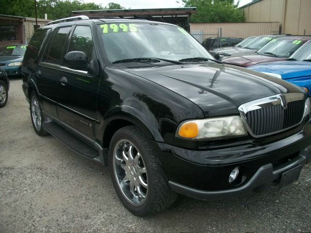 Lincoln Navigator 2002 photo 1