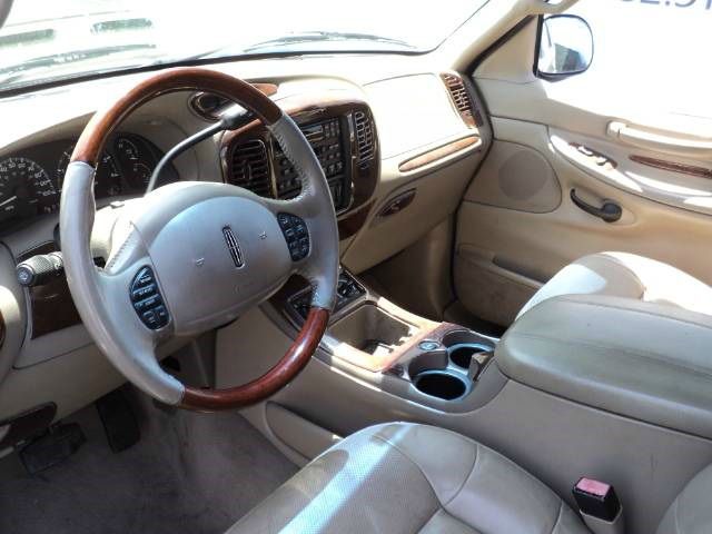 Lincoln Navigator 2002 photo 1