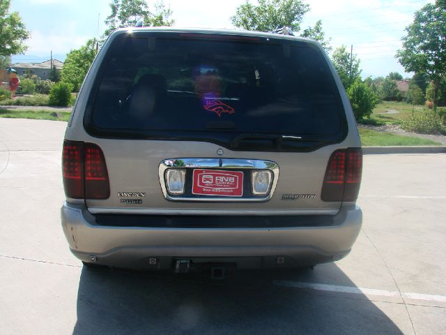 Lincoln Navigator 2002 photo 1