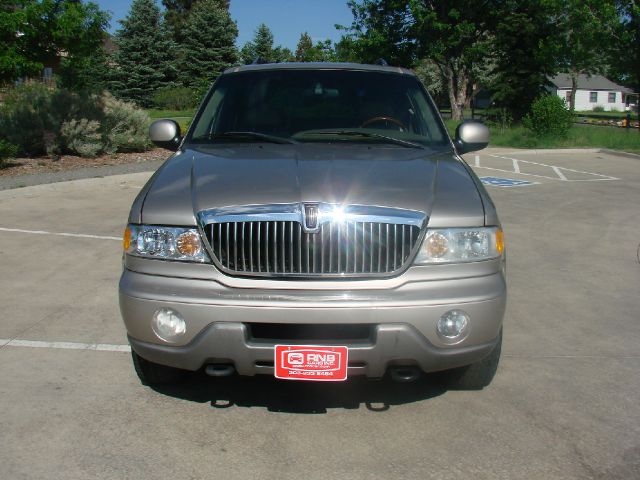 Lincoln Navigator 2002 photo 2