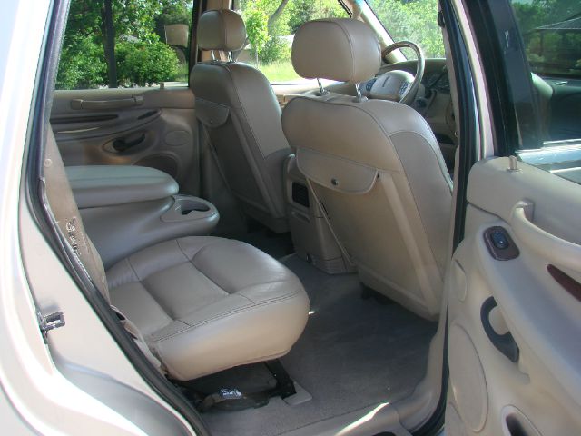 Lincoln Navigator 2002 photo 5