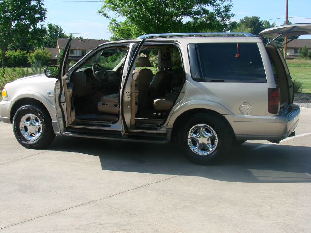 Lincoln Navigator 2002 photo 6