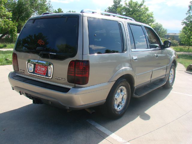 Lincoln Navigator 2002 photo 8