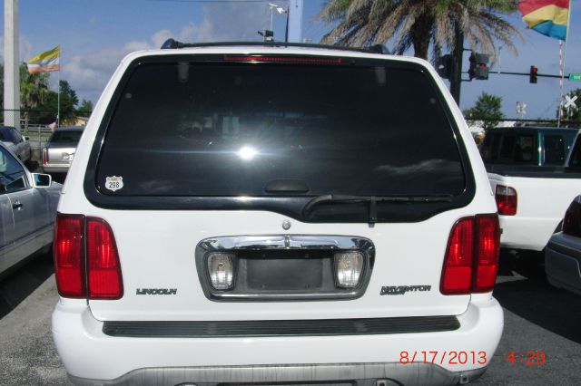 Lincoln Navigator 2002 photo 4