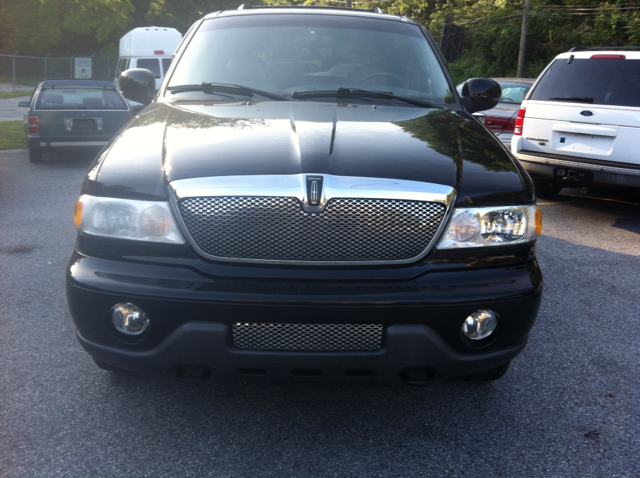 Lincoln Navigator 2002 photo 2