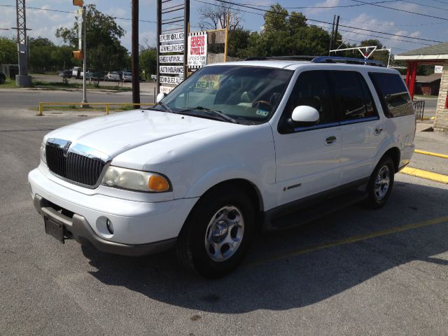 Lincoln Navigator 2002 photo 4