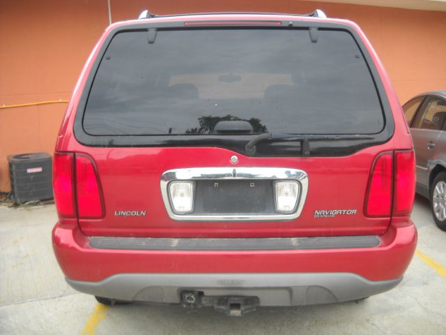 Lincoln Navigator 2002 photo 2