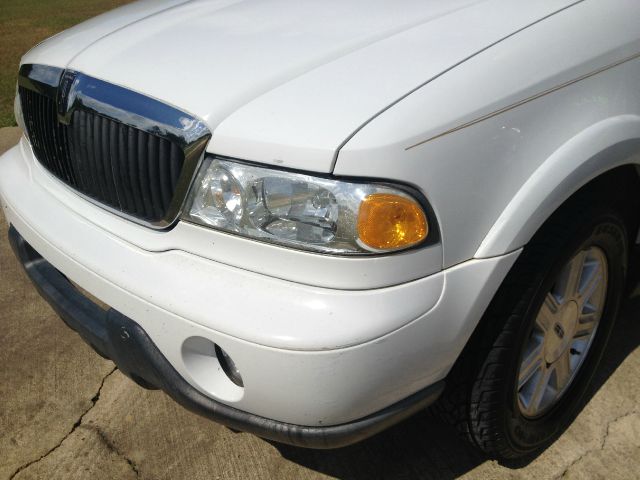 Lincoln Navigator 2002 photo 12