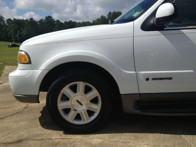 Lincoln Navigator 2002 photo 9