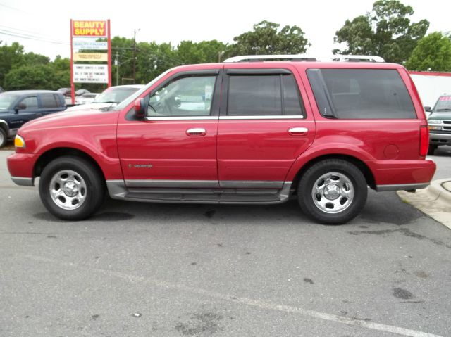 Lincoln Navigator 2002 photo 4