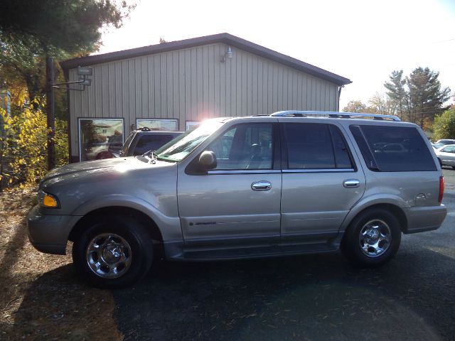 Lincoln Navigator 2002 photo 2