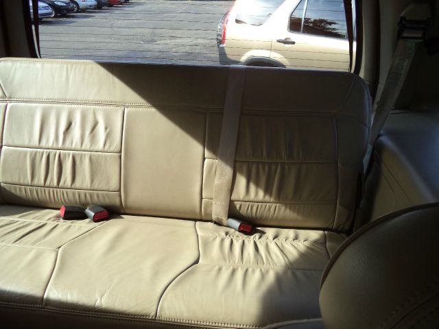 Lincoln Navigator 2002 photo 3