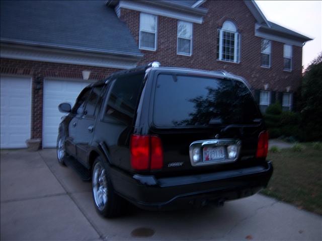 Lincoln Navigator 2002 photo 3