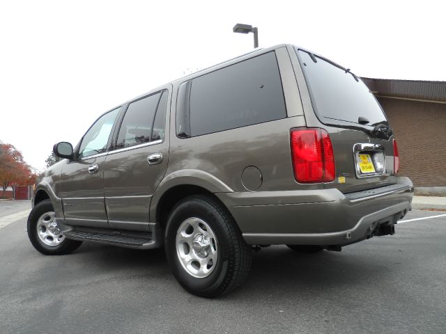 Lincoln Navigator 2002 photo 1