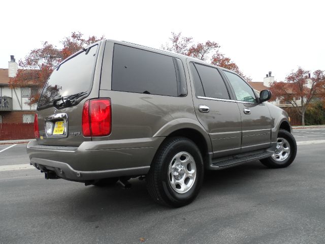 Lincoln Navigator 2002 photo 3