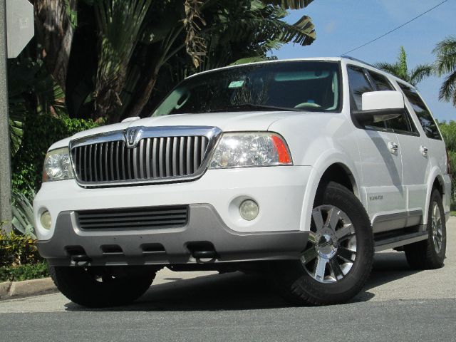 Lincoln Navigator 2003 photo 3