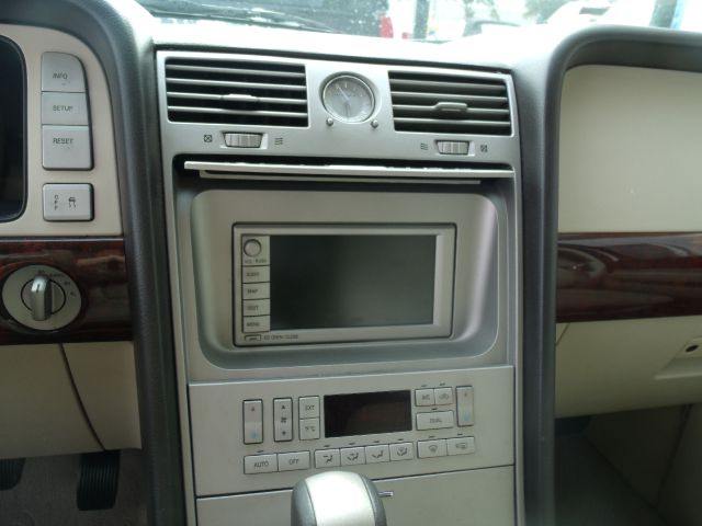 Lincoln Navigator 2003 photo 3