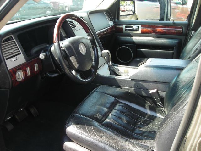 Lincoln Navigator 2003 photo 4