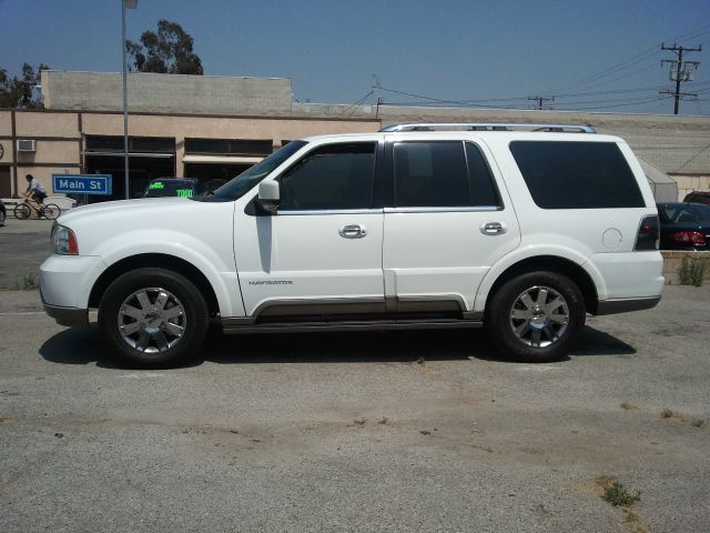 Lincoln Navigator 2003 photo 1