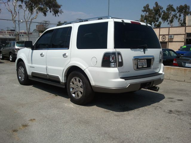 Lincoln Navigator 2003 photo 3