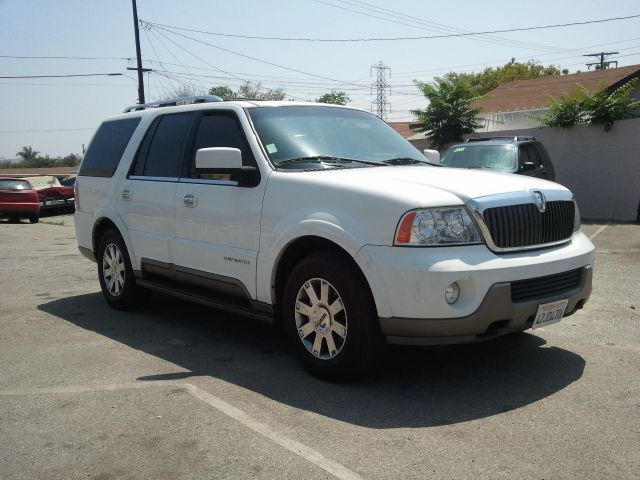 Lincoln Navigator 2003 photo 9