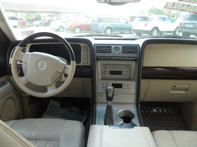 Lincoln Navigator 2003 photo 1