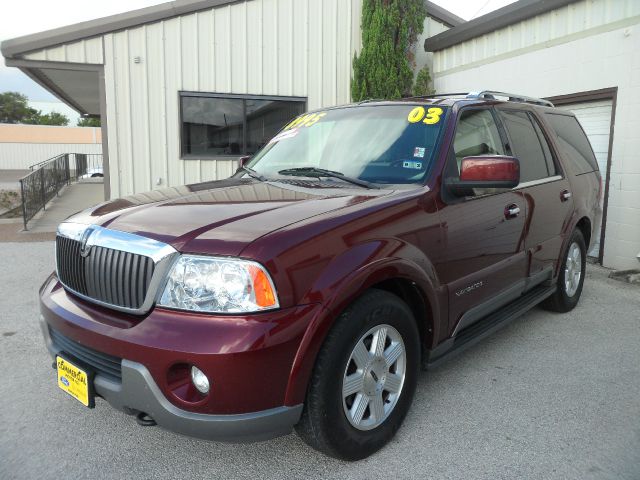 Lincoln Navigator 2003 photo 2