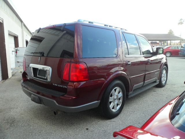 Lincoln Navigator 2003 photo 3