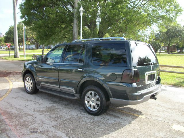 Lincoln Navigator 2003 photo 1