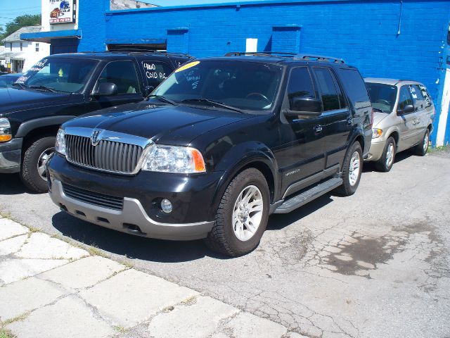 Lincoln Navigator 2003 photo 2