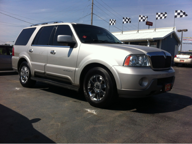 Lincoln Navigator 2003 photo 3