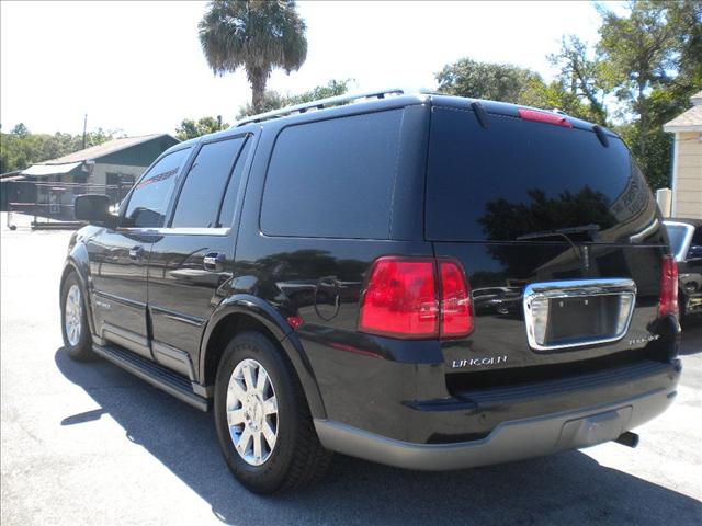 Lincoln Navigator 2003 photo 1