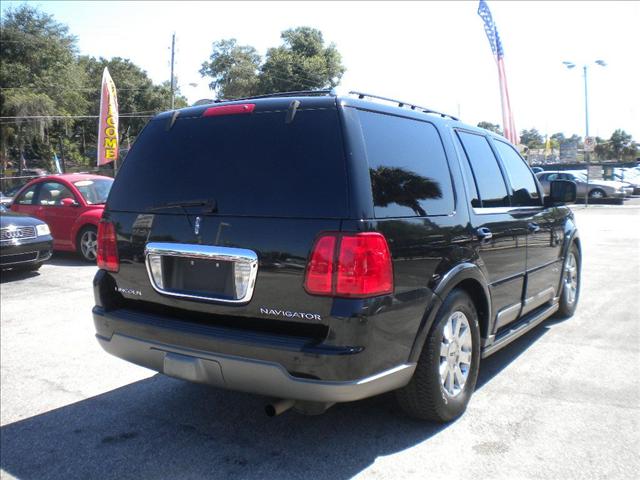 Lincoln Navigator 2003 photo 2