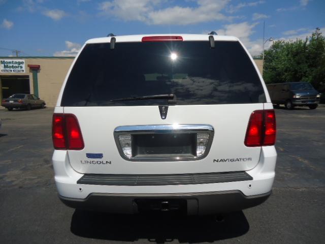 Lincoln Navigator 2003 photo 2