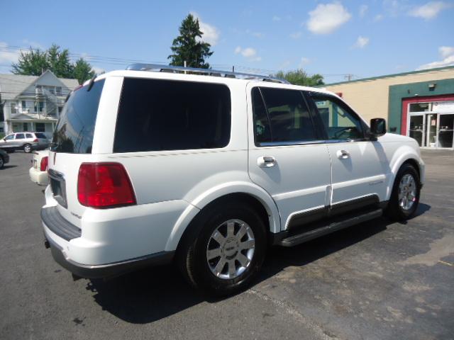 Lincoln Navigator 2003 photo 3