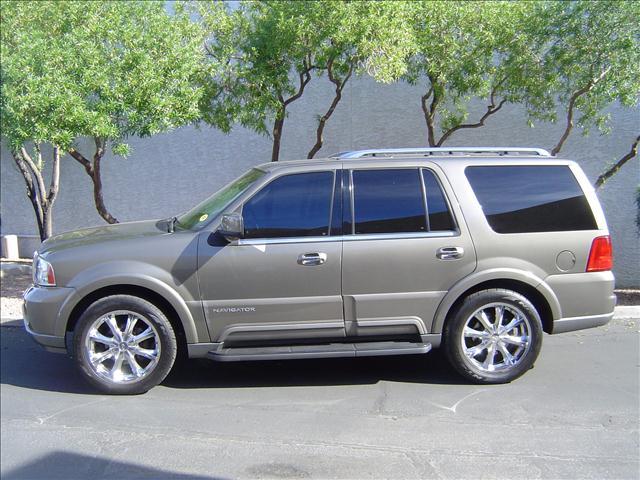 Lincoln Navigator 2003 photo 1