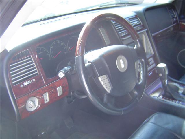 Lincoln Navigator 2003 photo 5