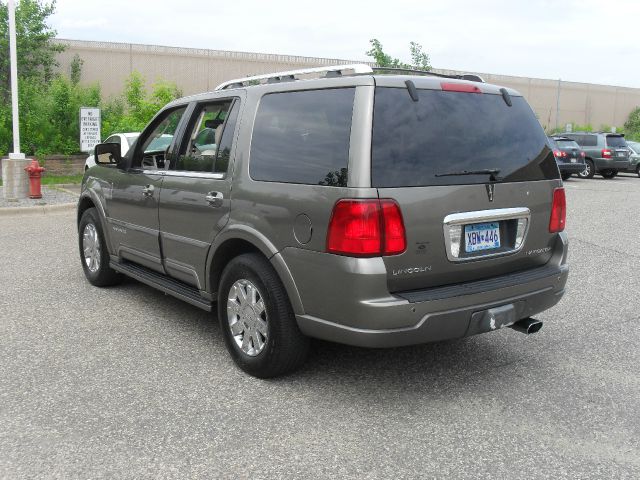 Lincoln Navigator 2003 photo 4