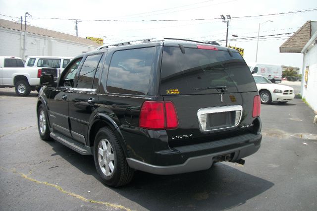 Lincoln Navigator 2003 photo 3