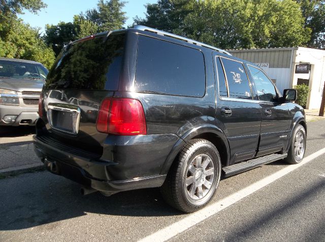 Lincoln Navigator 2003 photo 4