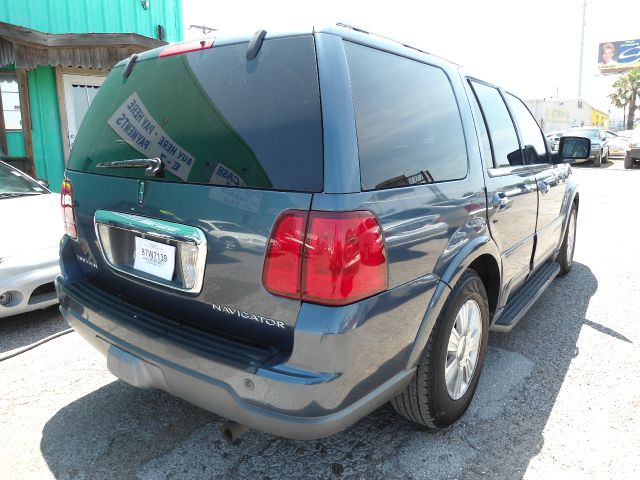 Lincoln Navigator 2003 photo 1