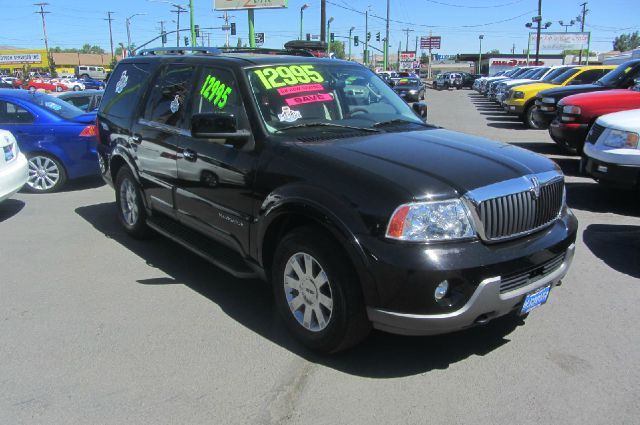 Lincoln Navigator 2003 photo 2