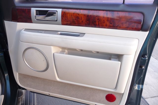 Lincoln Navigator 2003 photo 14