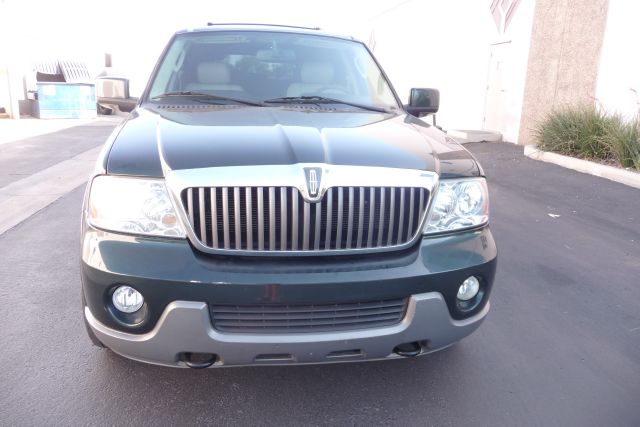 Lincoln Navigator 2003 photo 2